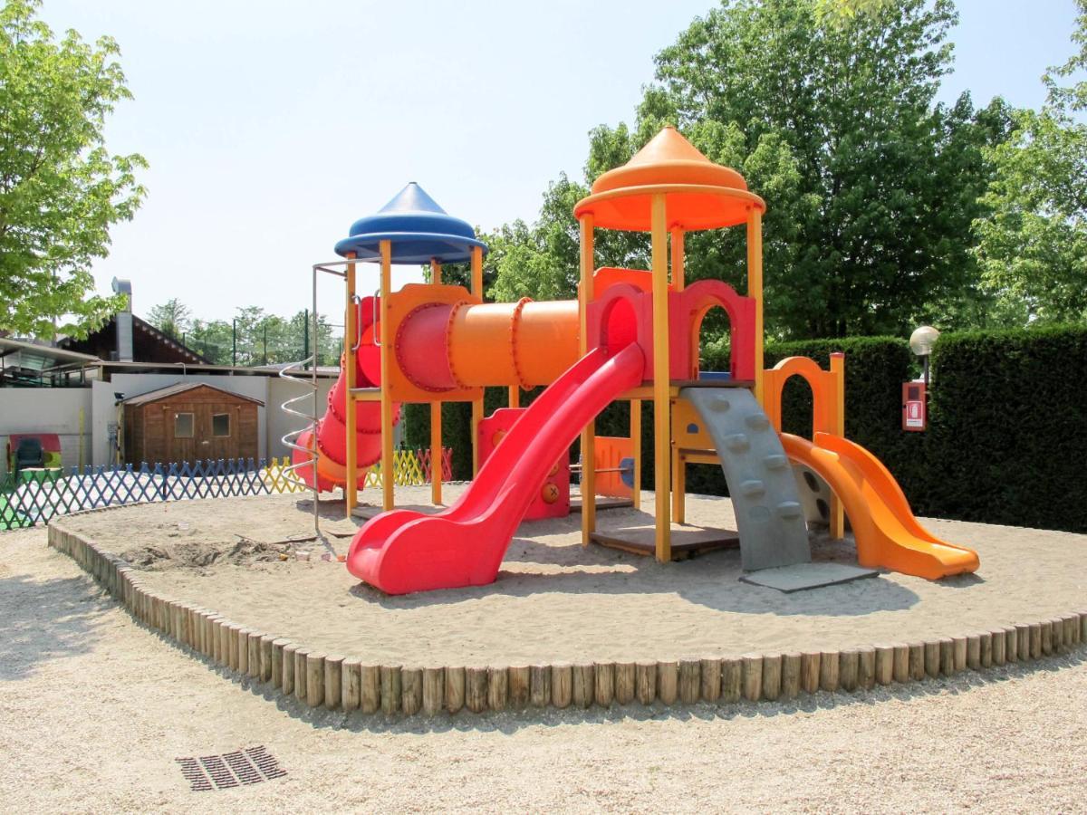 Locazione Turistica Butterfly Happy Standard - Psc280 Peschiera del Garda Luaran gambar